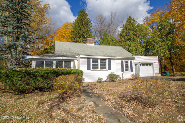 Building Photo - 183 Old Niskayuna Rd Rental