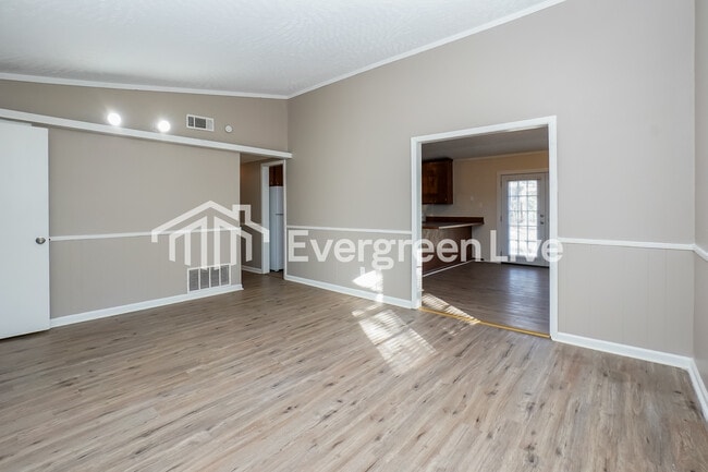 Photo - 544 Bellevue St