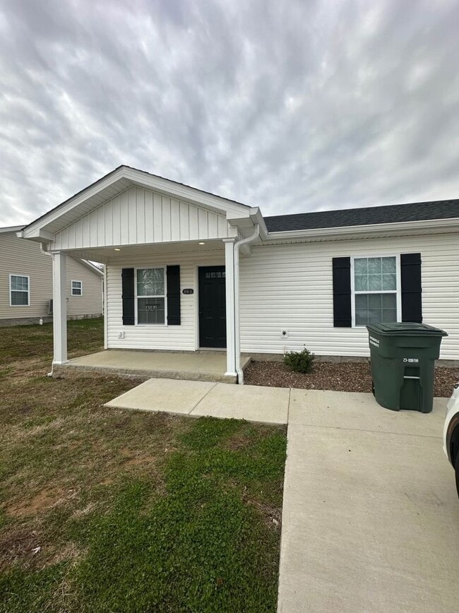 Building Photo - 406 B Sanderson Dr Unit A