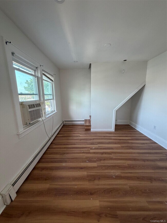 42 W Lincoln Ave Unit 2nd Fl