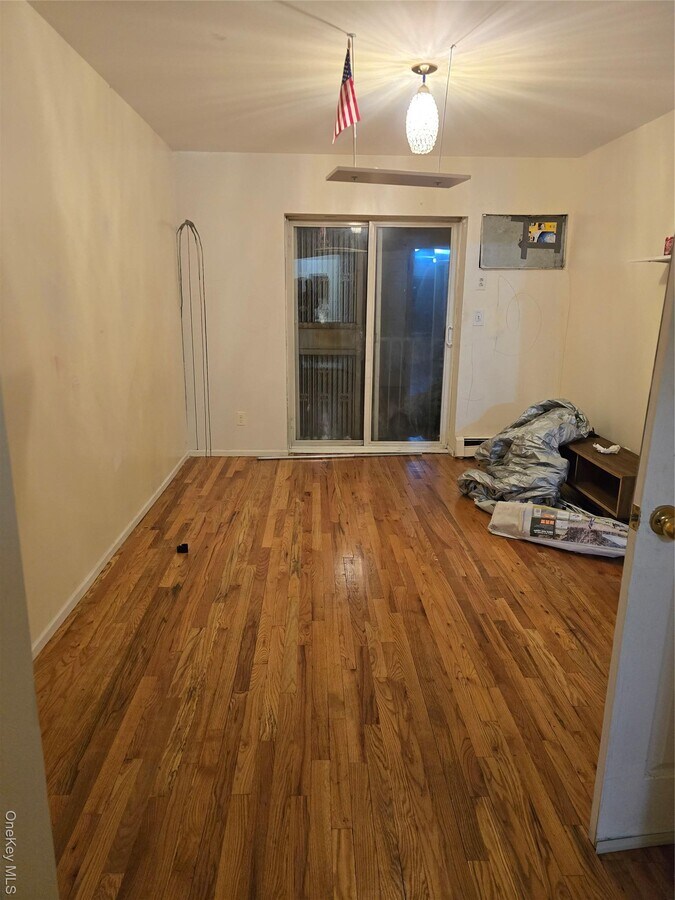 Photo - 33-27-27 69th St