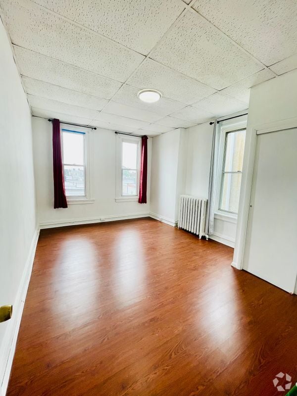 Building Photo - 1418 Wolf St Rental
