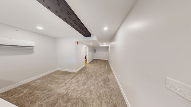 Photo - Blackboard District at Homes St School Apa... Unidad #012