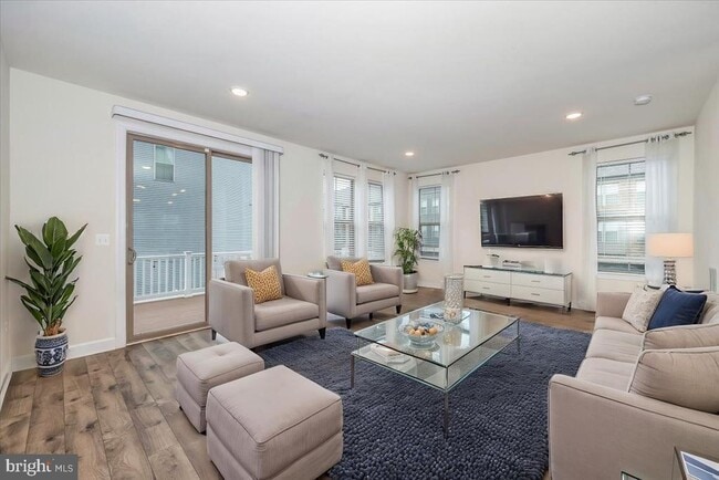 Photo - 45366 Daveno Square