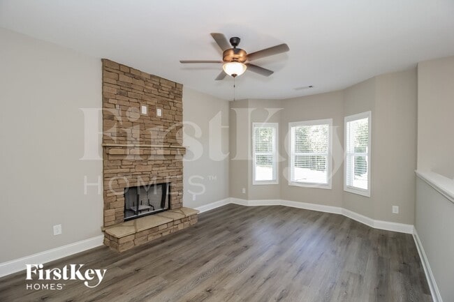 Photo - 108 Woodside Ct