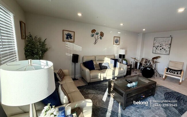 Photo - 6032 Goshawk St