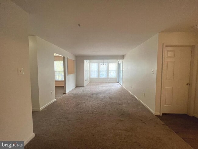 Building Photo - 7532 Coxton Ct Unit 128