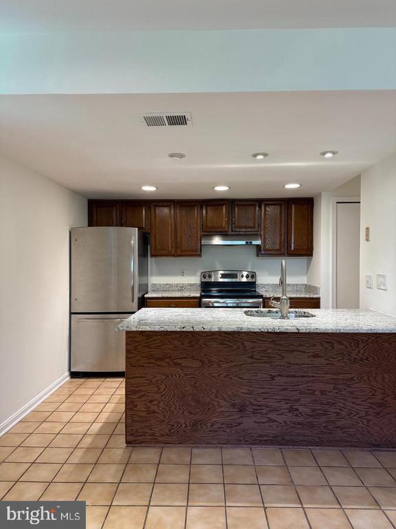 Photo - 11008 Saffold Way