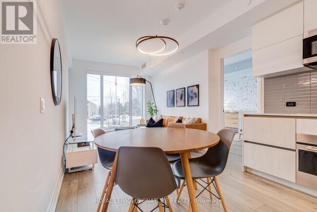 Photo - 21 Park St E Unit 207