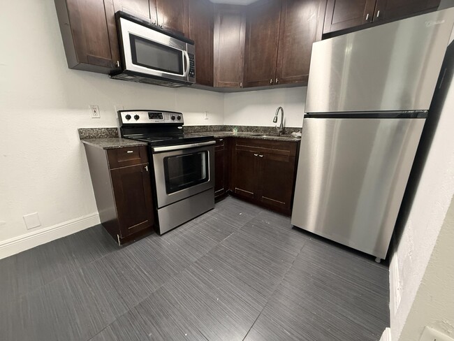 Photo - 37 SW 14th St Unit 17