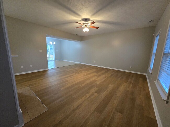 Photo - NEW LISTING!!!!!