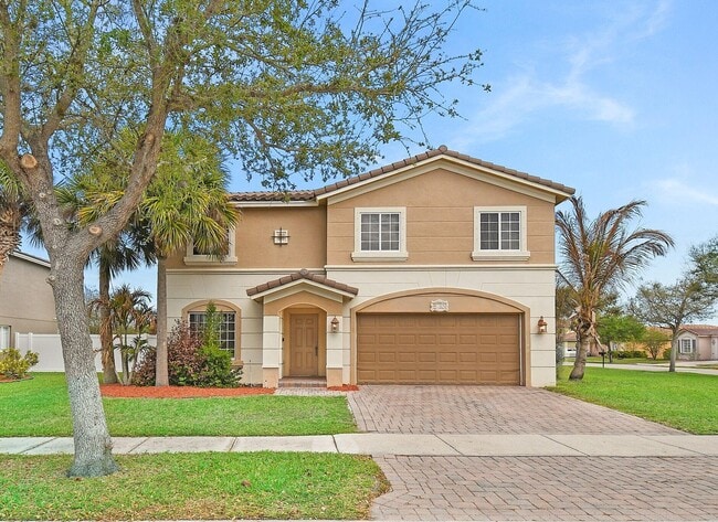 Building Photo - 2883 SW Cape Breton Dr