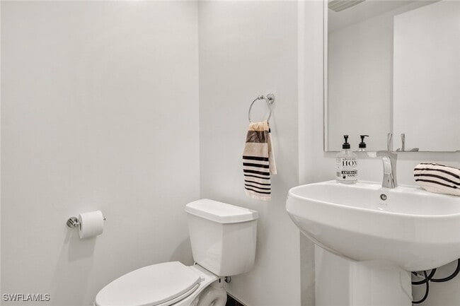 Photo - 3000 Oasis Grand Blvd Unidad 606