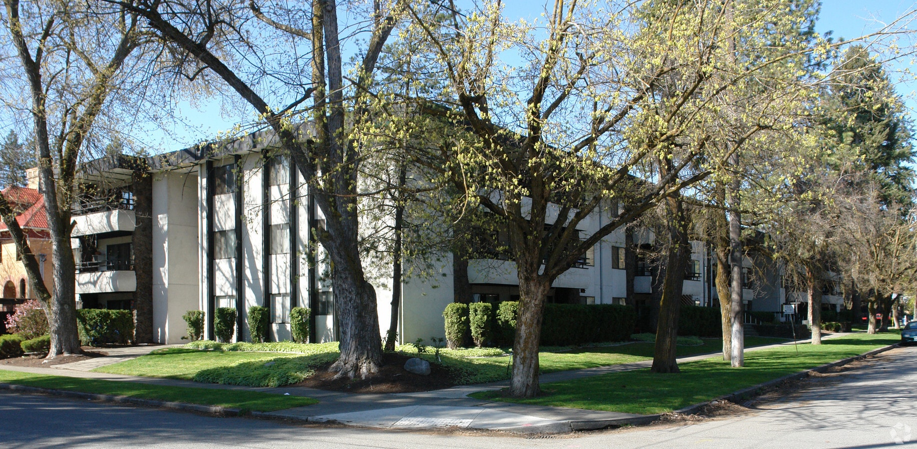 Pacific Terrace Apartments - Pacific Terrace Apartments