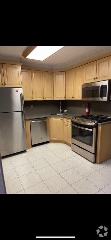 Building Photo - 1723 Shore Pkwy Rental