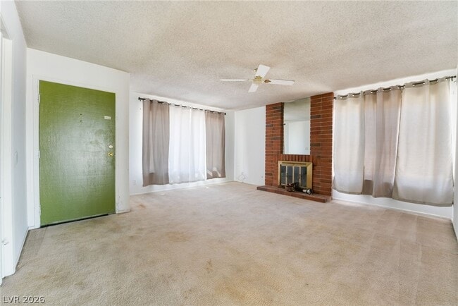 Photo - 2102 E Russell Rd