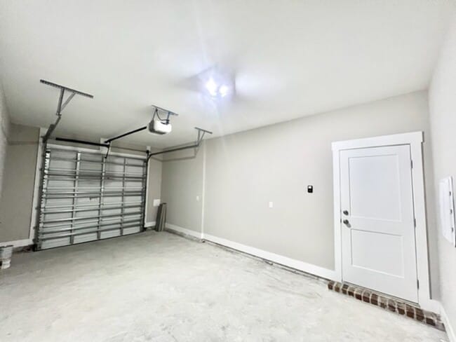 Photo - 9 Praiseworthy Dr