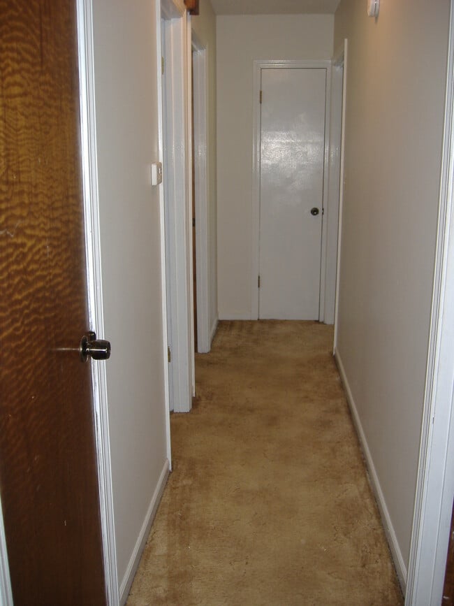 Building Photo - 619 Johns Creek Rd