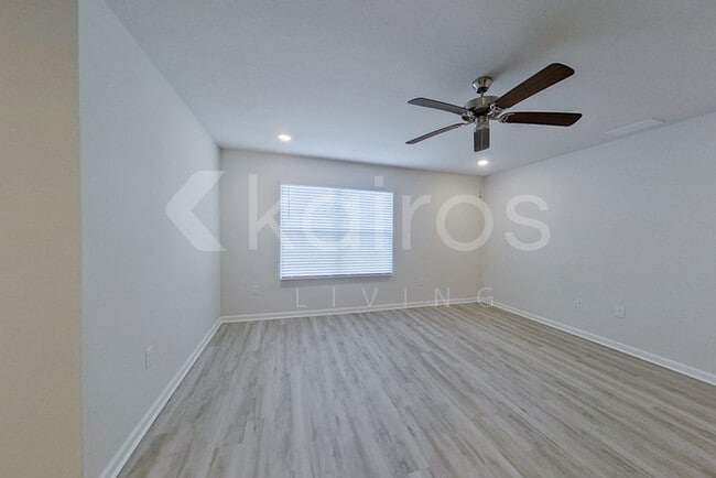 Photo - 123 Swallowtail Ln