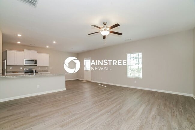 Photo - 3 Bedroom Pet-Friendly Home in Villa Rica, GA with Main Street Renewal