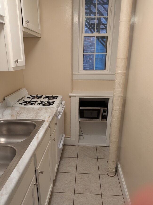 Photo - 3940 Beech St Unit 1