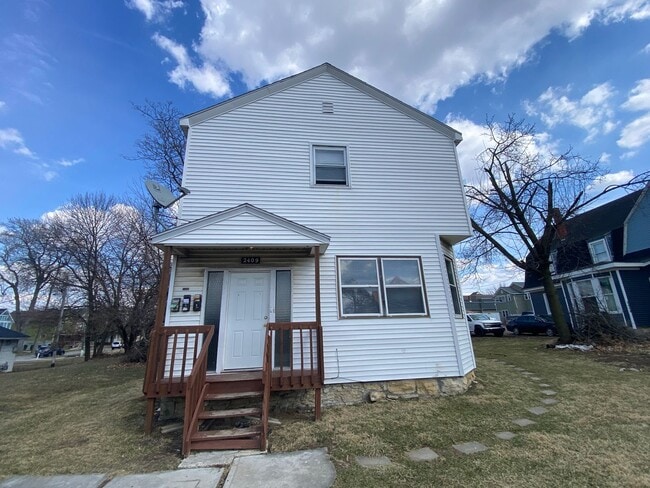 Building Photo - 2409 S Calhoun St Unit Apt 1