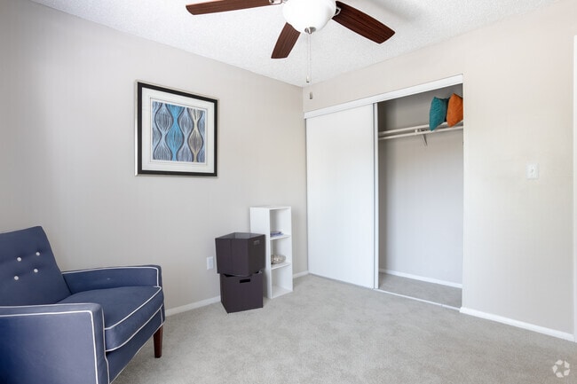 2BD,1BA - 912SF