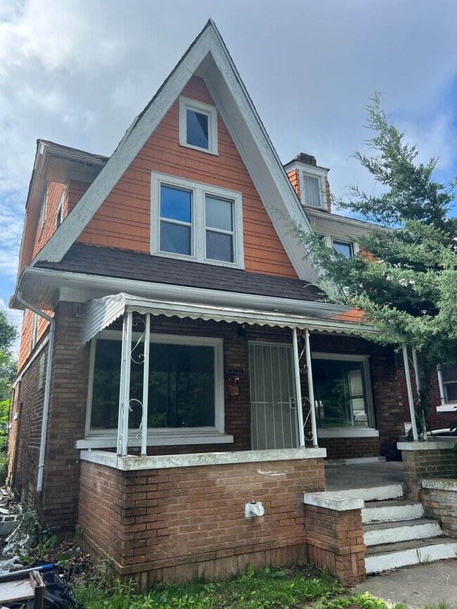 Photo - Large 4 bedroom Colonial- Section 8 Accept...