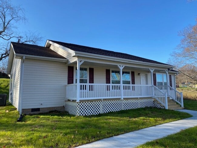 Photo - SUBLEASE through May 2026 3 Bedroom 2 Bath-Beautiful Views