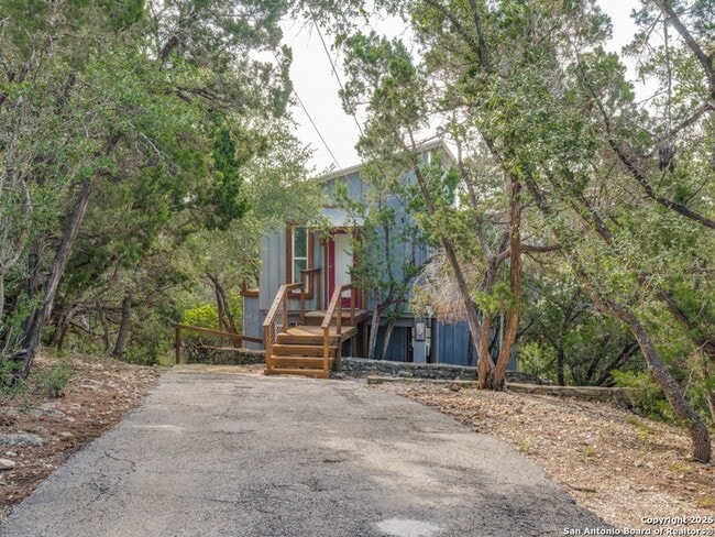 Photo - 238 Ledgeview Dr