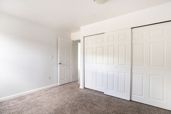 Straight Creek Apartments