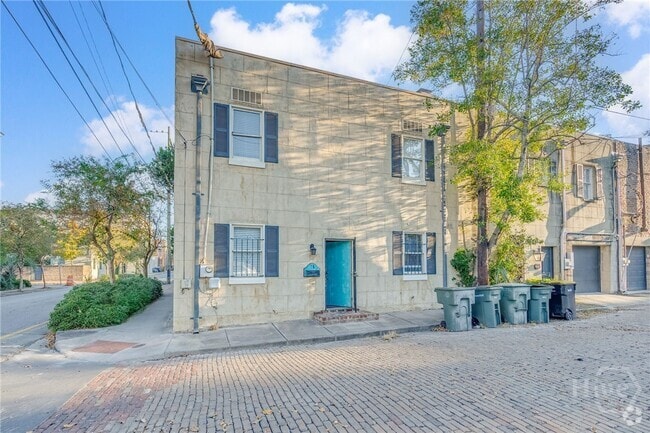 Building Photo - 25 W Perry Ln Rental