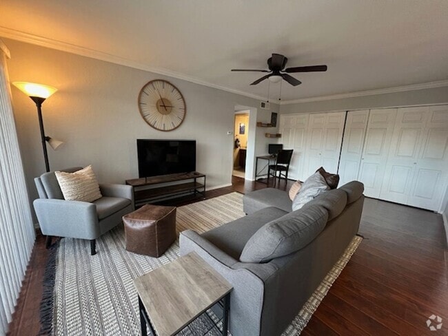 Building Photo - Scottsdale Condo