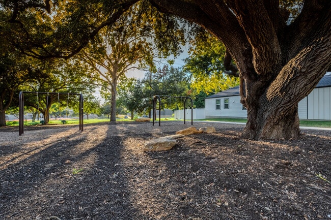 Photo - Los Cielos at Brooks Luxury Rentals