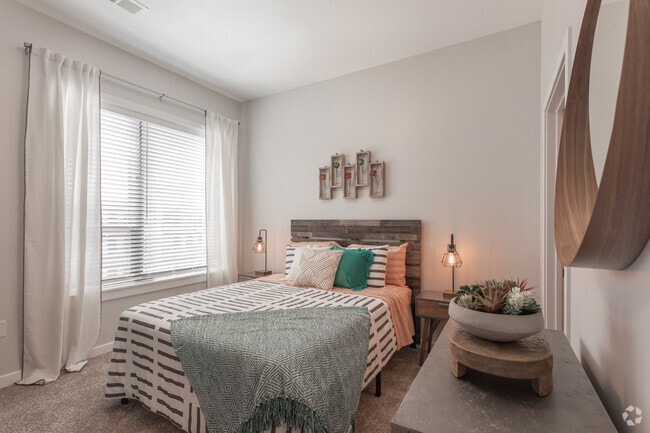 2BR,2BA,-The New Hampshire - The Constitution