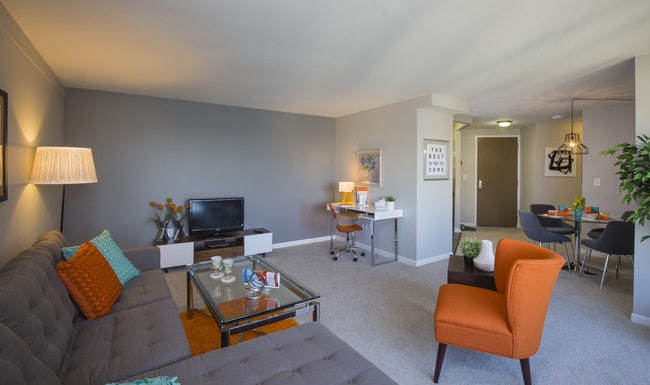 Photo - Riverfront Towers