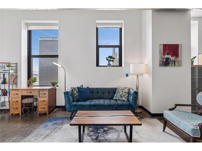 350 St Peter St Unit 1012