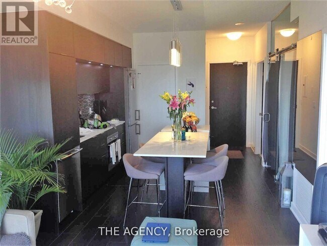 Photo - 170 Sumach St Unité 711