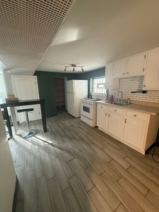 5230 W Winona St Unidad B