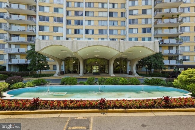 Photo - 301 N Beauregard St Unidad 1707