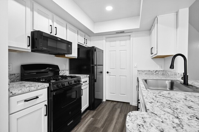 07_1631HillRoadNorth_2037_HiRes - The Residence at Turnberry