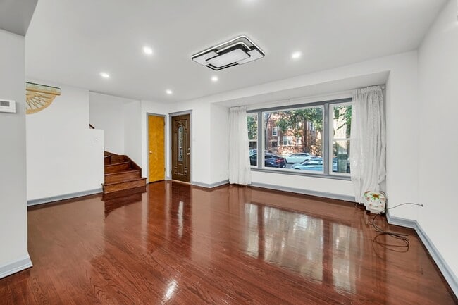 Photo - 6423 N Seeley Ave