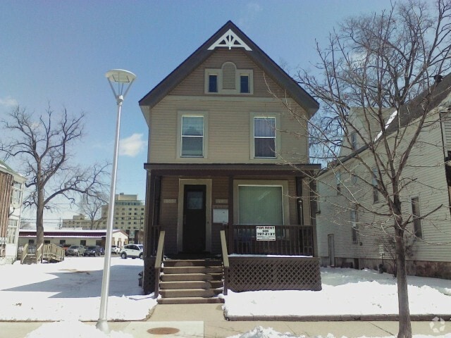 Building Photo - 499 5th Ave S Unit 499 5th Avenue South Rental
