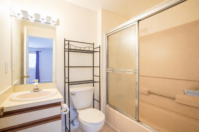 Photo - 10 Oak Ridge Dr