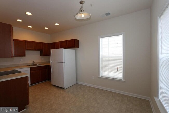 Photo - 3562 Worthington Blvd
