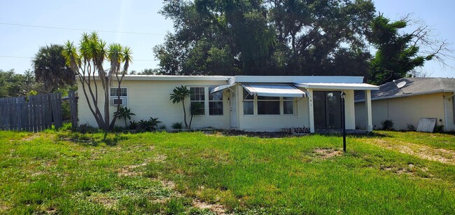 Photo - 161 6th Dr SW