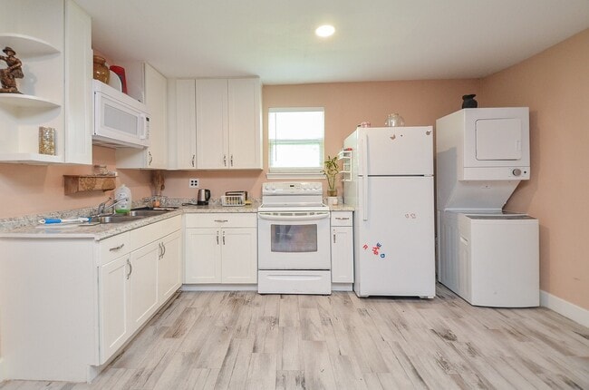 Building Photo - 9606 Highmeadow Dr Rental