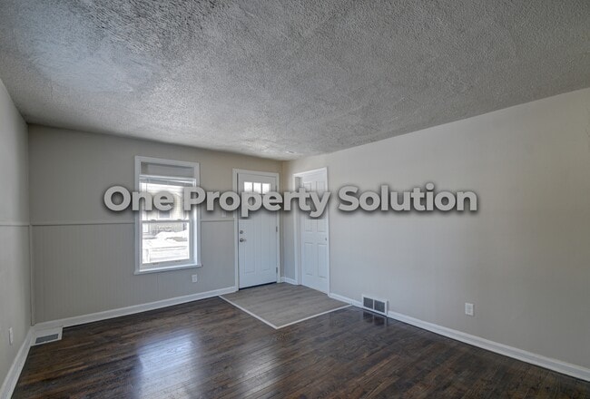 Photo - 2642 Clay St