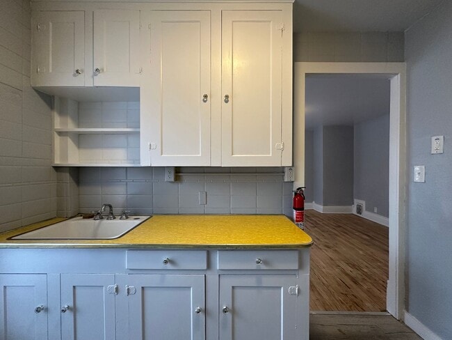 Building Photo - 113 N Hamilton St Unit 113-2