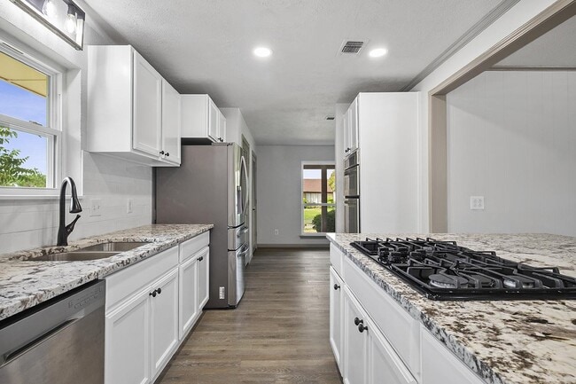 Photo - 1908 Glen Cove Cir